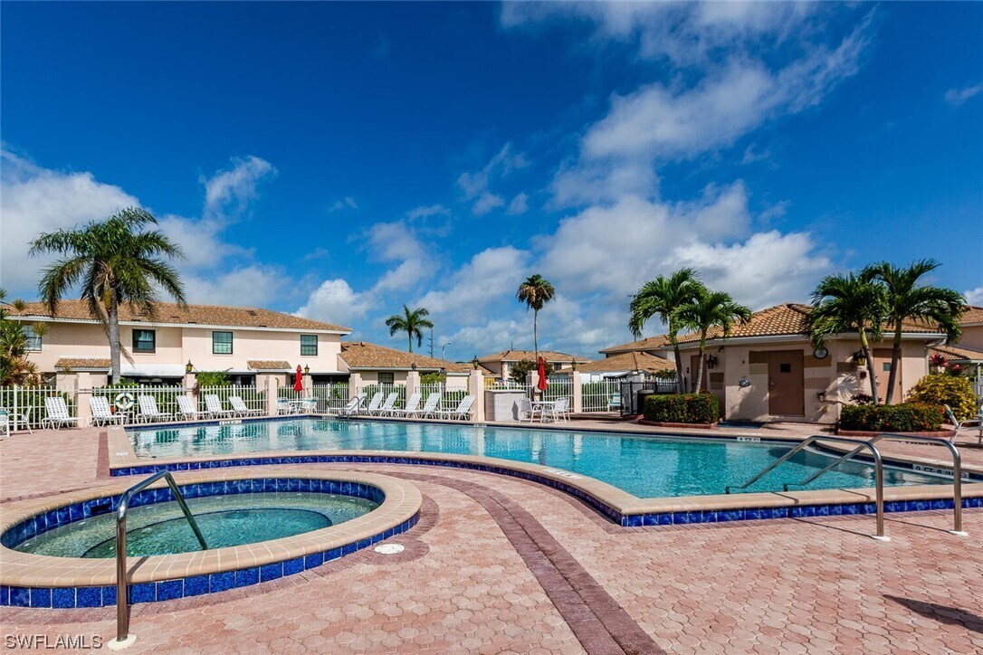 109 Clyburn St, Marco Island, FL 34145 Townhome Rentals in Marco