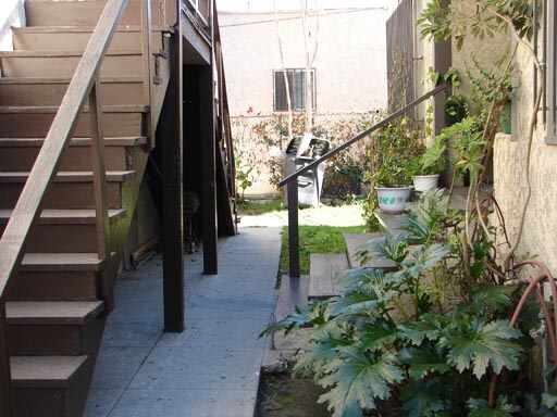 Foto del edificio - 214 E Vernon Ave