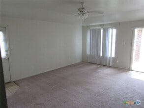 Building Photo - 1409 Cinch Dr
