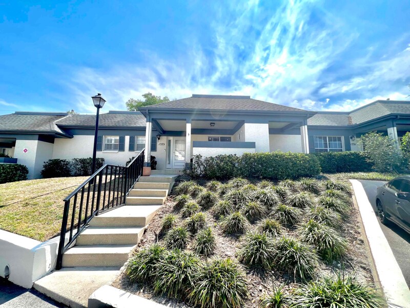 1333 McMullen Booth Rd, Clearwater, FL 33759 Townhome Rentals in