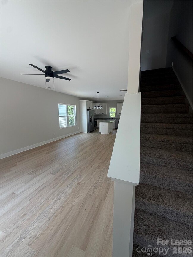 Foto del edificio - 212 N Yadkin Ave