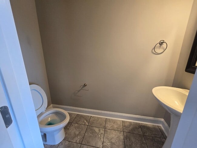 Building Photo - 729 Cobblestone Dr