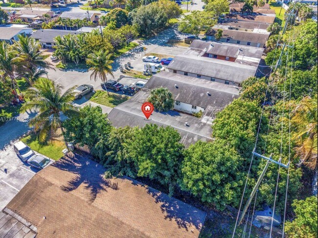 Foto del edificio - 3021 NE 7th Ave