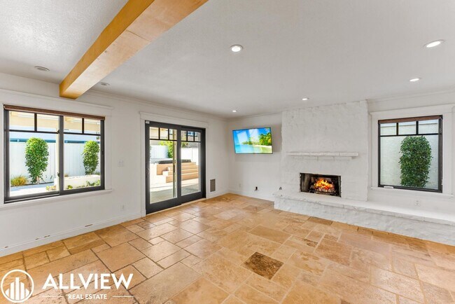 Foto del edificio - Remodeled 5-Bedroom Irvine Retreat with Lo...