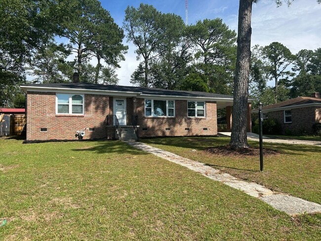 Building Photo - 3711 Kaiser Ave
