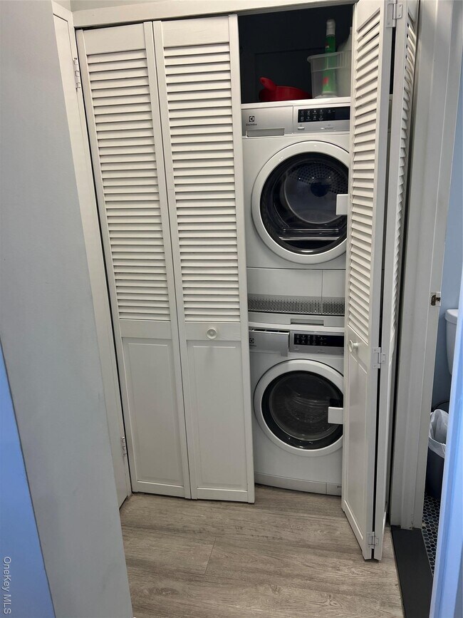 Foto del edificio - 360 Shore Rd