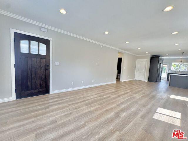 Building Photo - 2616 W 77th St