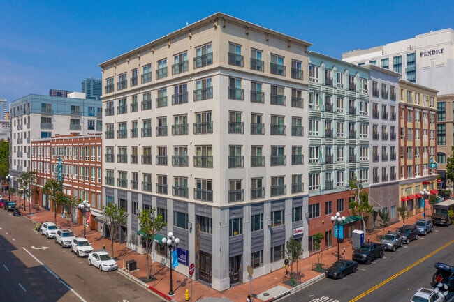 Building Photo - Gaslamp City Square