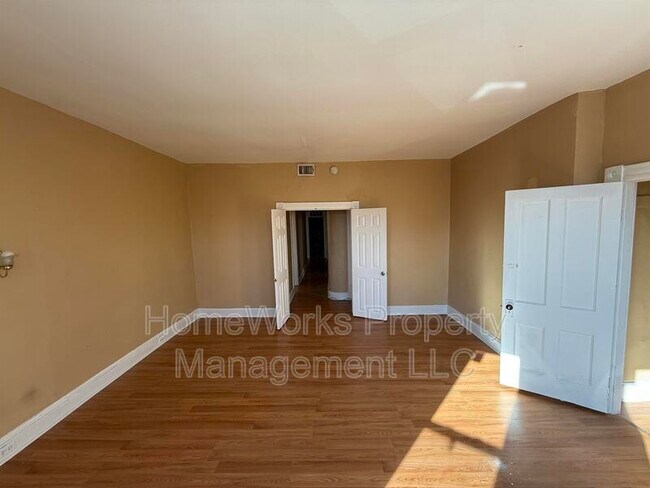 Foto del edificio - 514 E 41st St