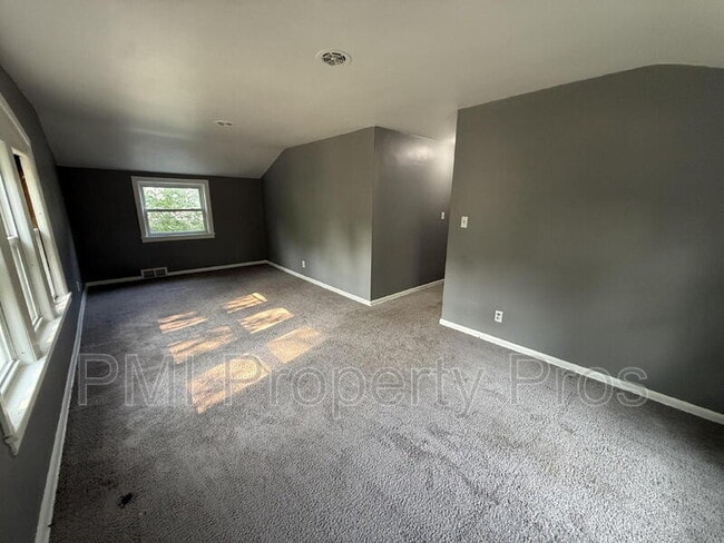 Building Photo - 6618 N 56th St