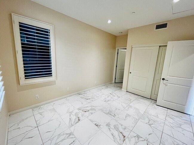 DownStairs Full Bedroom or office - 58 Lupari