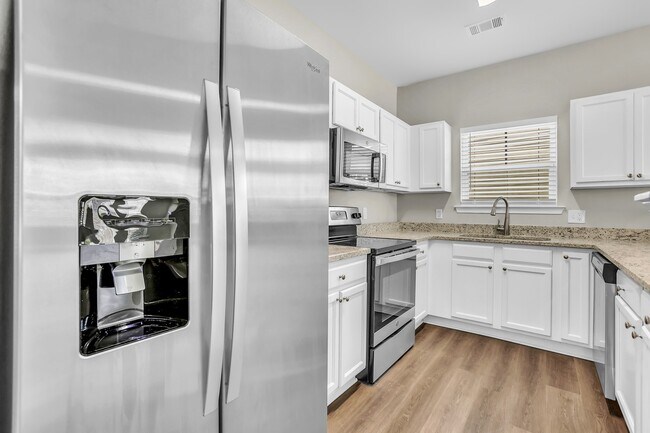 Building Photo - 4904 Heritage Cir