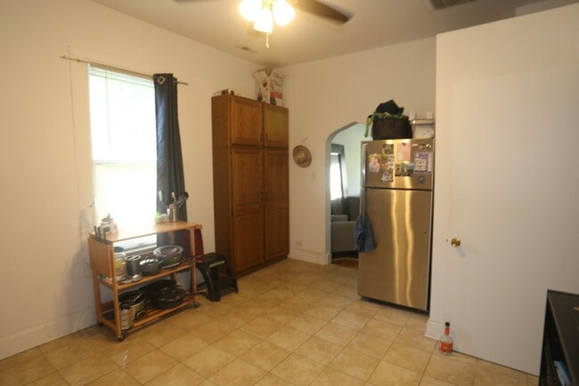 Building Photo - 3045 N Racine Ave