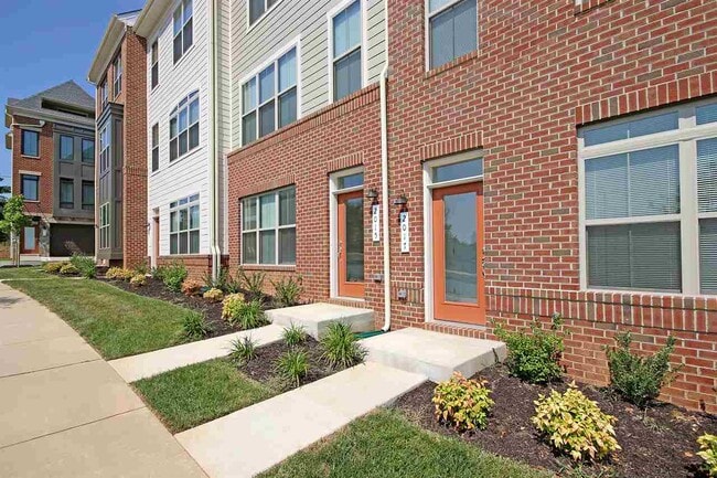 Building Photo - 2021 Inglewood Dr