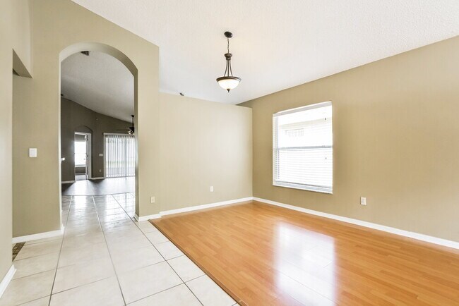 Building Photo - 2113 Carpathian Dr