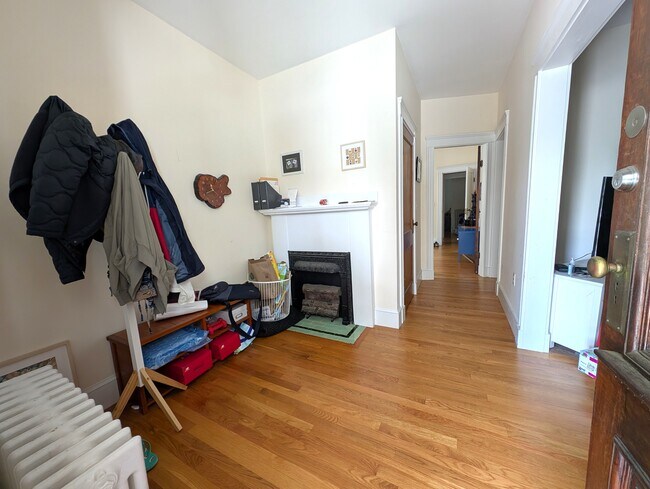 Foto del edificio - 836 Fellsway