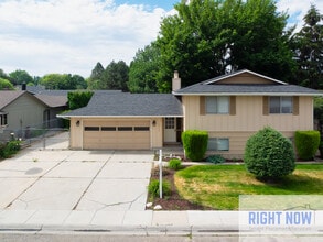 Building Photo - 10763 Hinsdale St