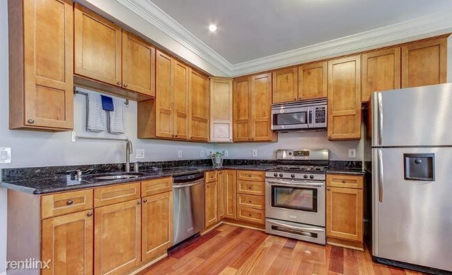 Foto del edificio - 936 Madison St NW