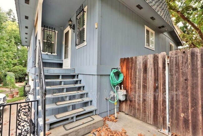 Building Photo - 2221 Claremont Rd