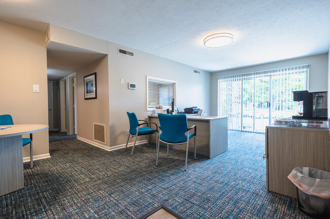 Leasing Office - The Paddock Apartments