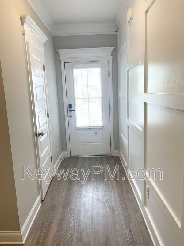 Building Photo - 301 Sumac Trail