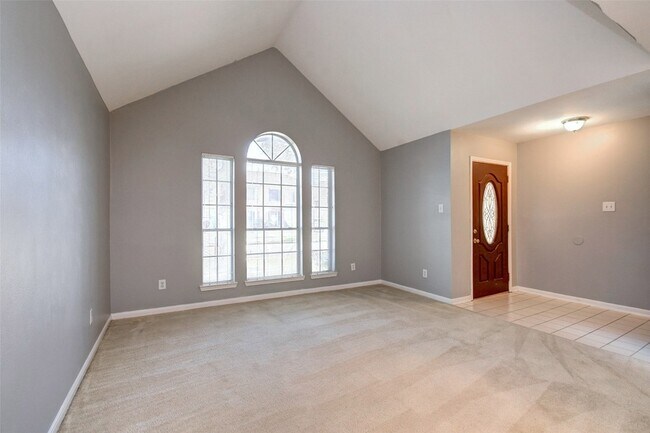 Foto del edificio - 2114 Whirlaway Dr