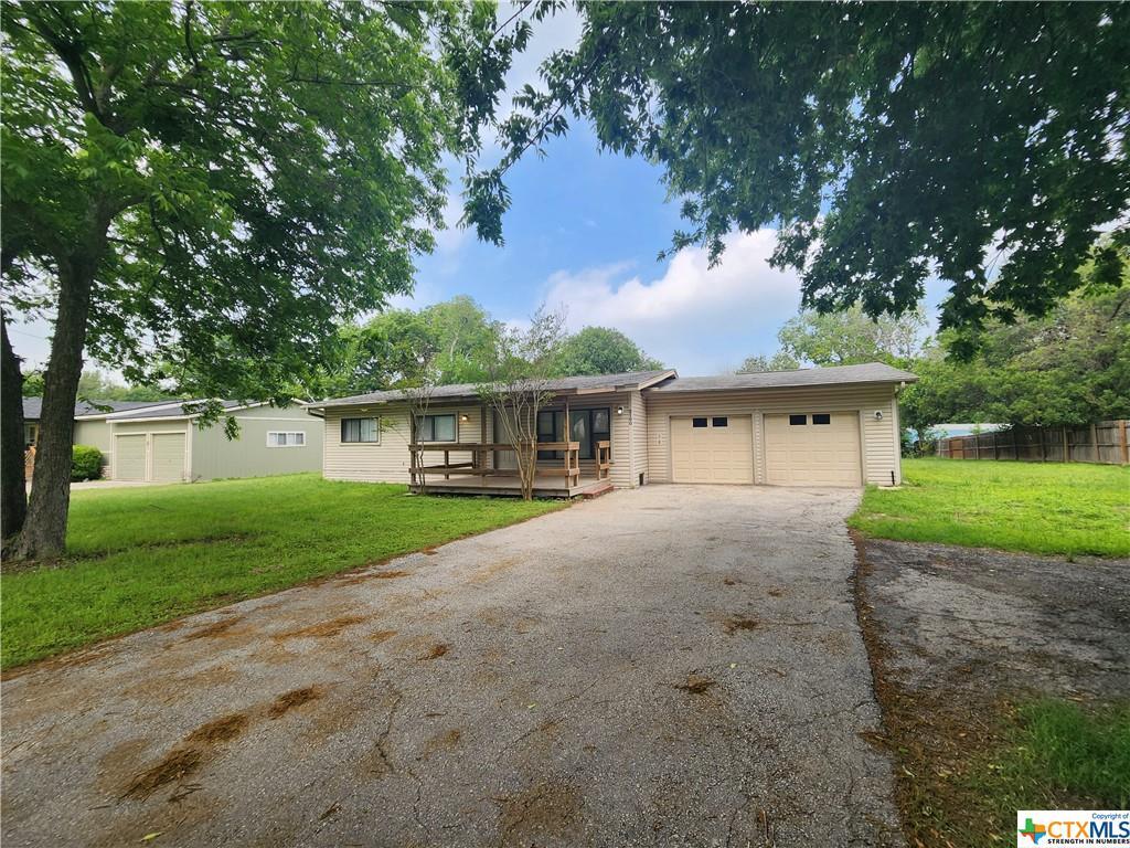 2100 Terminal Loop Rd, McQueeney, TX 78123 House for Rent in