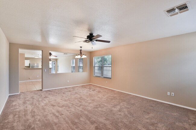 Building Photo - 4 Bed / 2 Bath with Private Pool- Oversize...