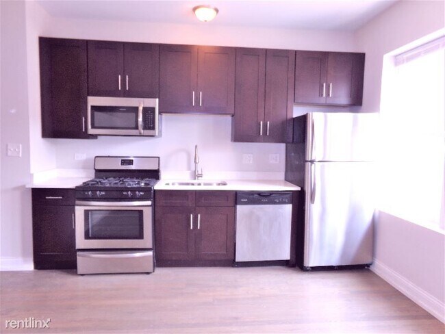 Foto del edificio - 4044 N Milwaukee Ave