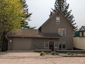 Building Photo - 710 Elm St