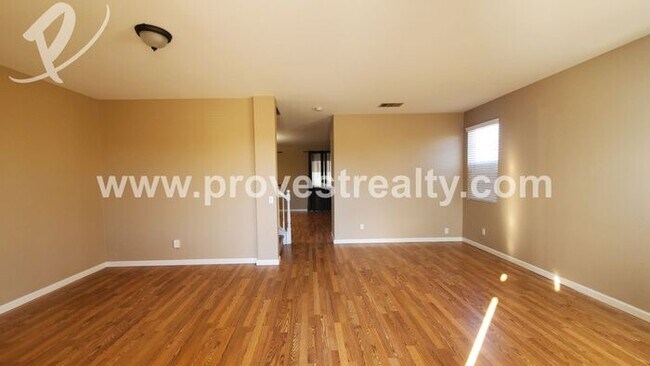Building Photo - 4 Bed, 3 Bath Oak Hills Home!!