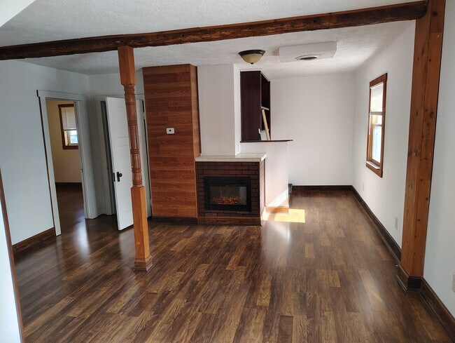 Foto del edificio - 337 1/2 W South St