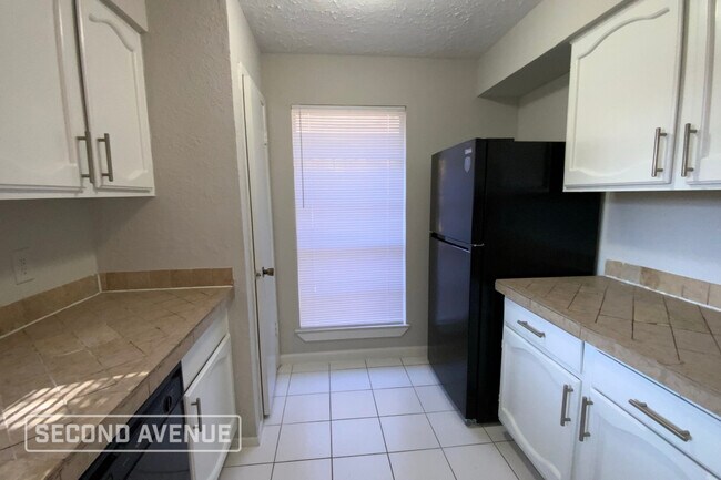 Building Photo - 15907 Wingdale Dr