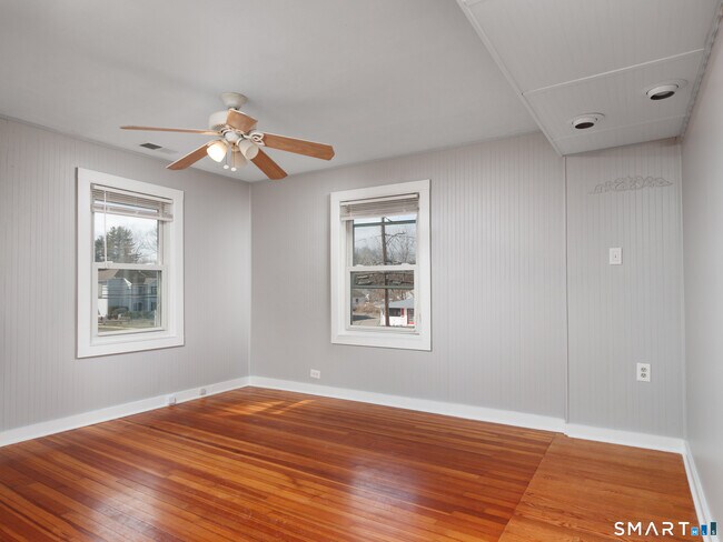 Foto del edificio - 969 S Main St