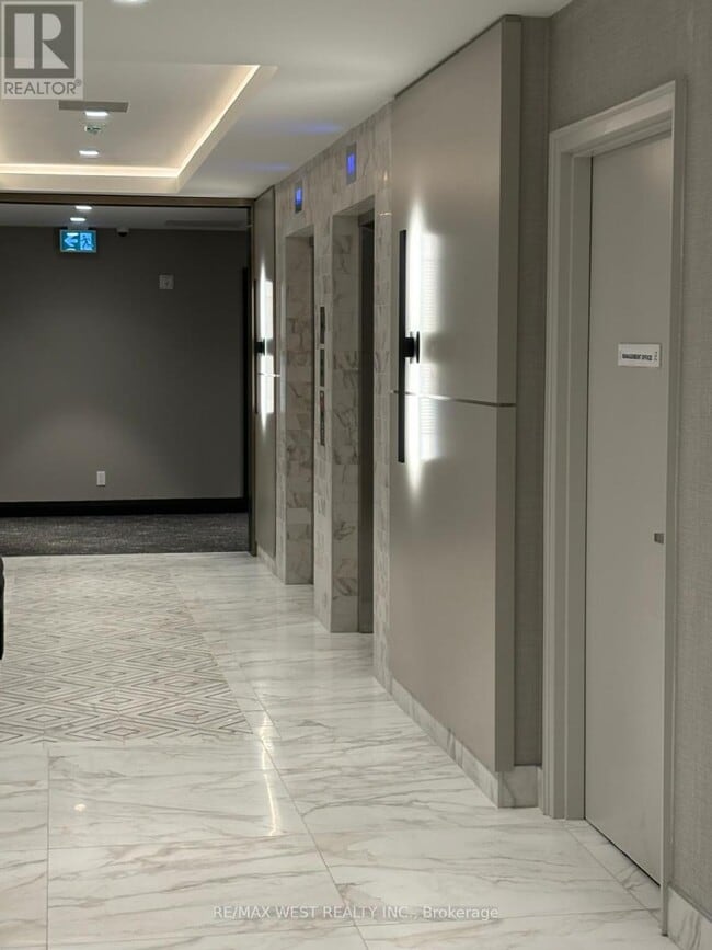 Building Photo - 490 Gordon Krantz Ave