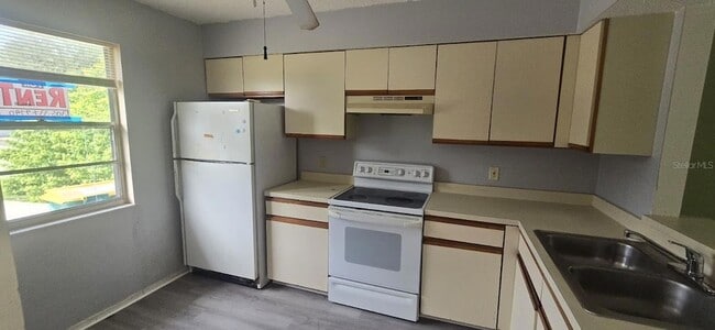 Foto del edificio - 304 Camillia Ln