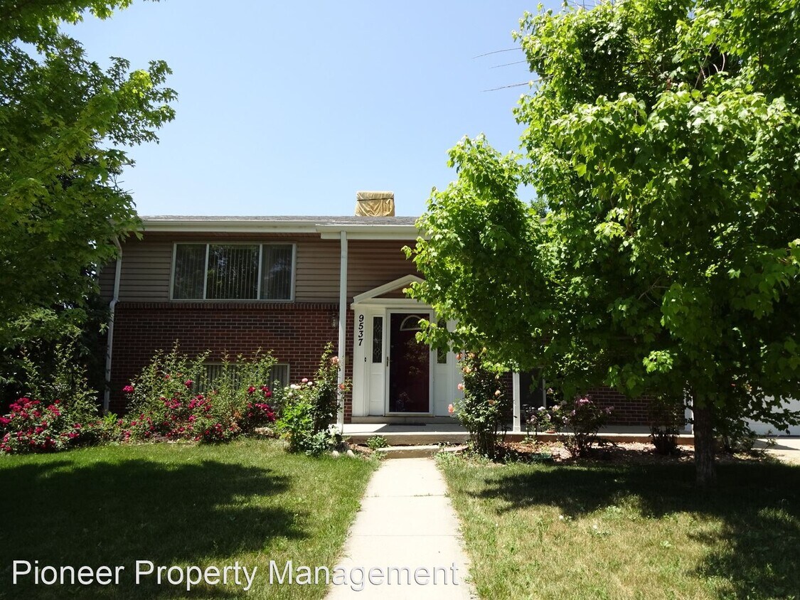 Foto principal - 4 br, 2 bath House - 9537 Pelon Dr