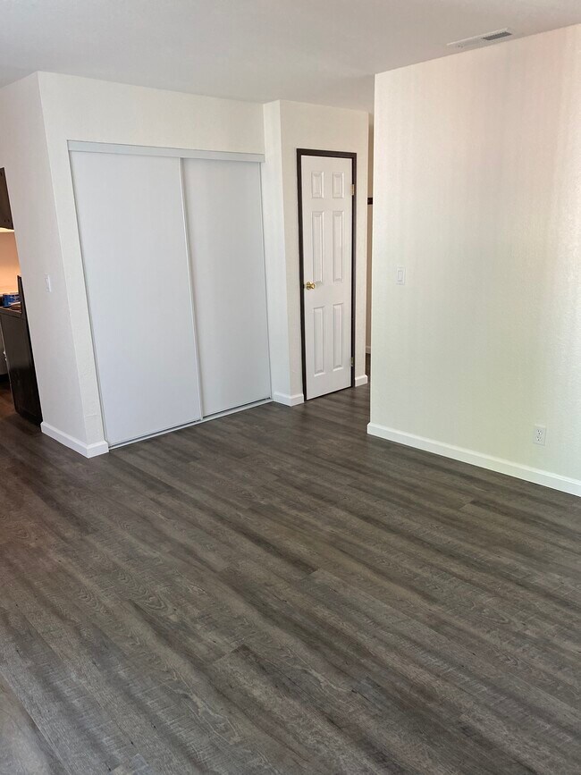 Living room - 4600 Neil Rd