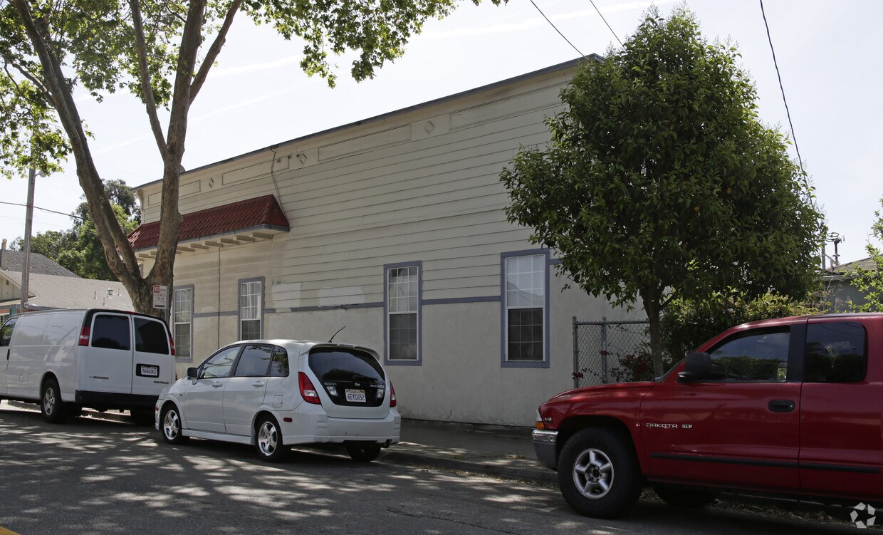 Building Photo - 3302 California St