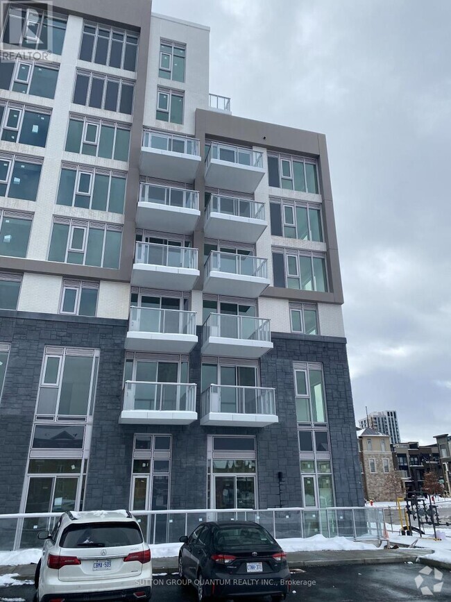 Building Photo - 412-412 Silver Maple Rd