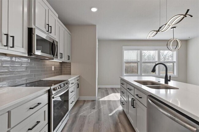 Foto del edificio - 3 Pickering Dr