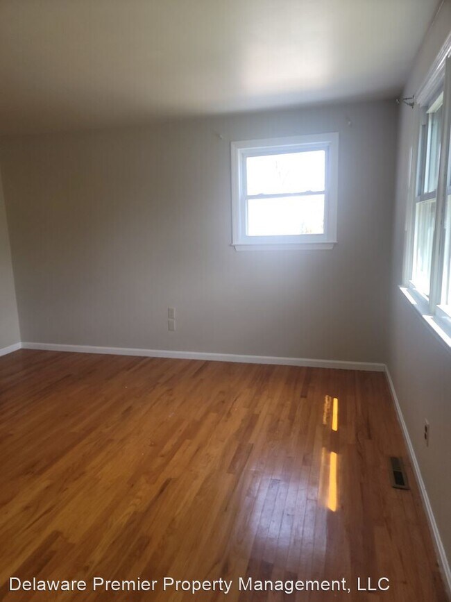 Building Photo - 4 br, 2.5 bath House - 3311 Altamont Drive