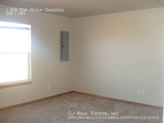 Foto del edificio - 126 SE Rock Garden Ln