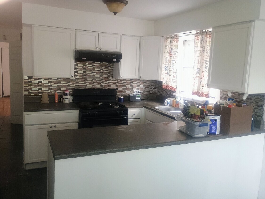 Foto del edificio - 307 Yates Ave