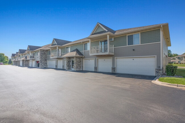 Building Photo - Wyndham Lake Villas