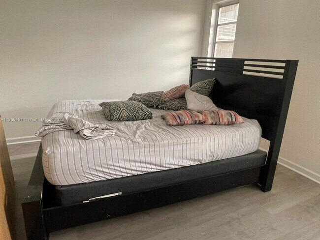 Foto del edificio - 4848 NW 24th Ct