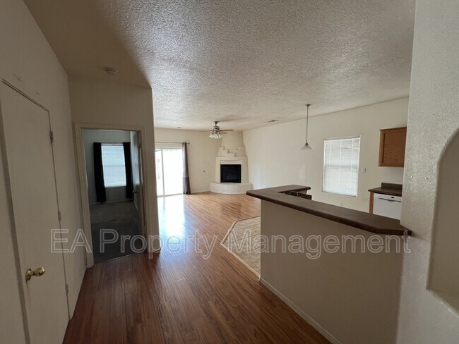 Foto del edificio - 2605 Sarita Ave NW
