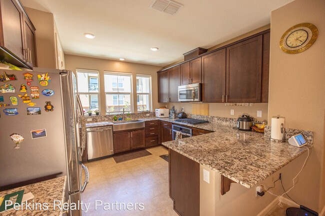 Building Photo - 3 br, 3 bath House - 526 Barcelona Loop