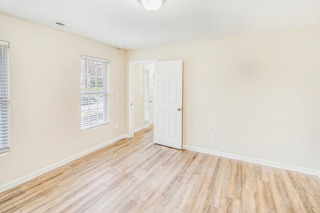 Building Photo - 7029 Honey Tree Ln