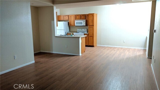 Foto del edificio - 41410 Juniper St